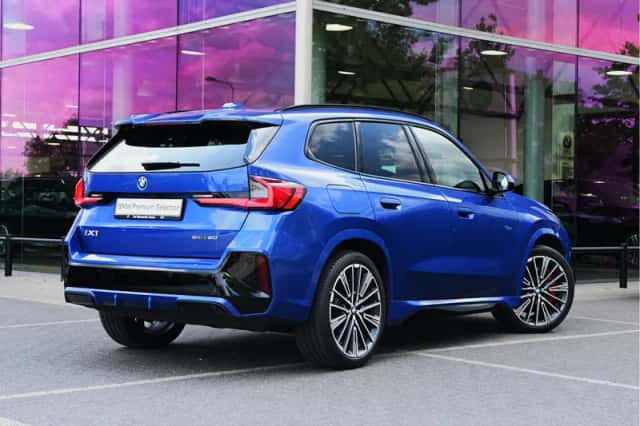 BMW iX1 (2025) thumbnail 2
