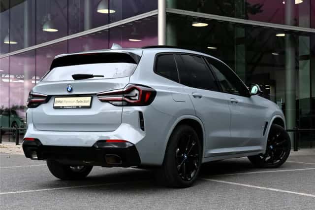 BMW X3 (2022) thumbnail 3