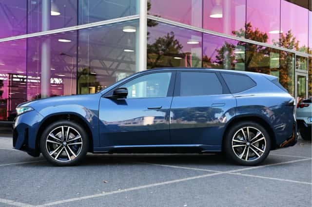 BMW iX3 (2026) thumbnail 5