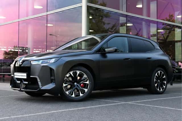 BMW iX (2025) thumbnail 1