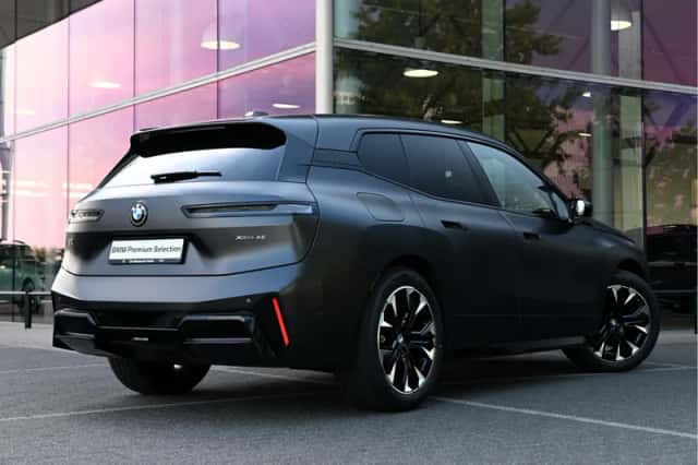 BMW iX (2025) thumbnail 3
