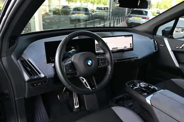 BMW iX (2025) thumbnail 6