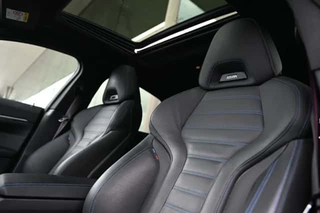 BMW i4 (2023) thumbnail 2