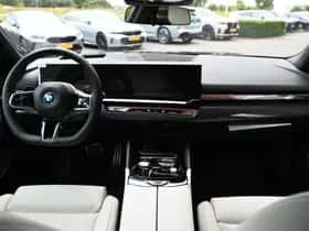 BMW i5 (2026) thumbnail 3