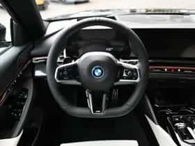 BMW i5 (2026) thumbnail 6