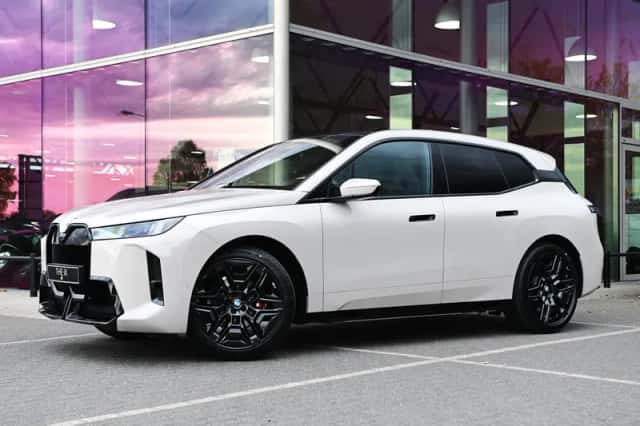 BMW iX (2026) thumbnail 1