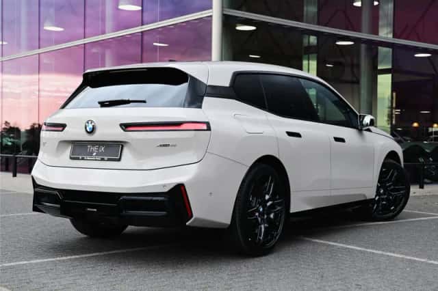 BMW iX (2026) thumbnail 2
