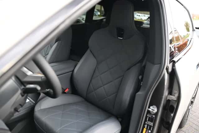 BMW iX (2026) thumbnail 4
