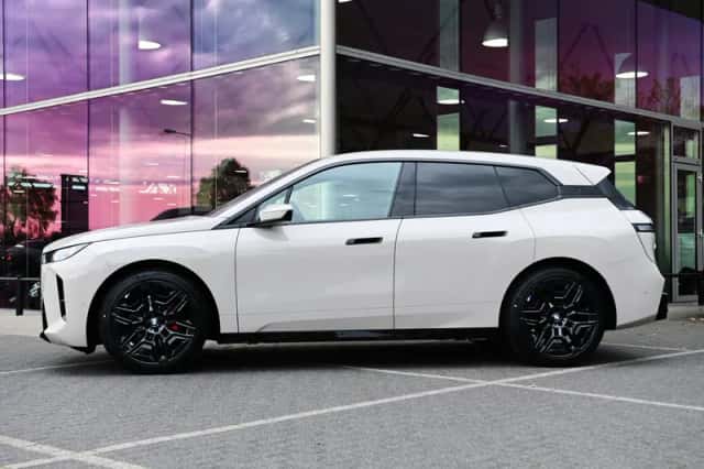 BMW iX (2026) thumbnail 5