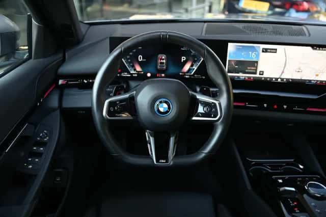 BMW 5-Serie (2025) thumbnail 6