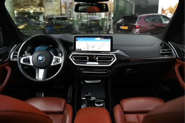BMW X3 (2021) thumbnail 3