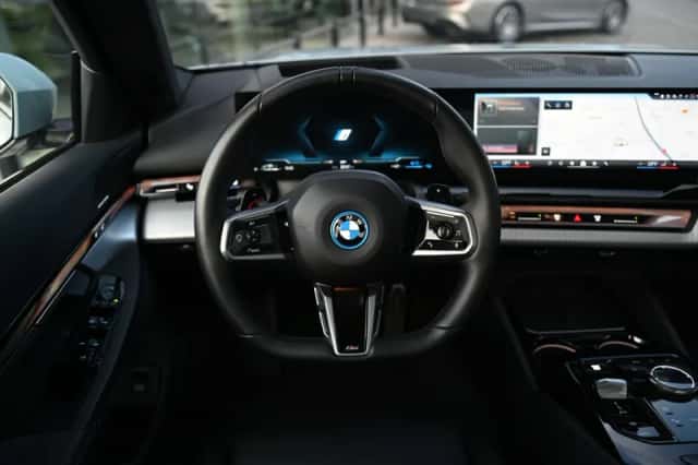 BMW 5-Serie (2025) thumbnail 6