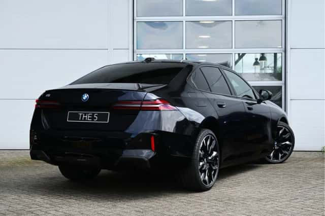 BMW i5 (2026) thumbnail 2