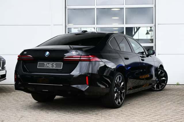 BMW i5 (2026) thumbnail 2