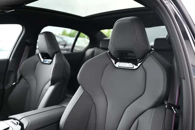 BMW i5 (2026) thumbnail 6