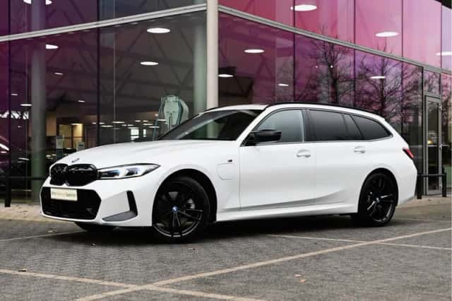 BMW 3-Serie (2024) thumbnail 1