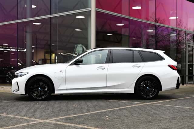 BMW 3-Serie (2024) thumbnail 5