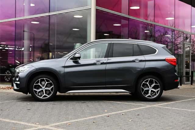 BMW X1 (2018) thumbnail 5