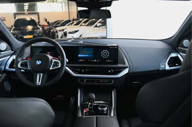 BMW XM (2026) thumbnail 4