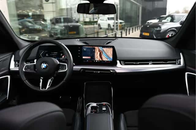 BMW X1 (2024) thumbnail 4