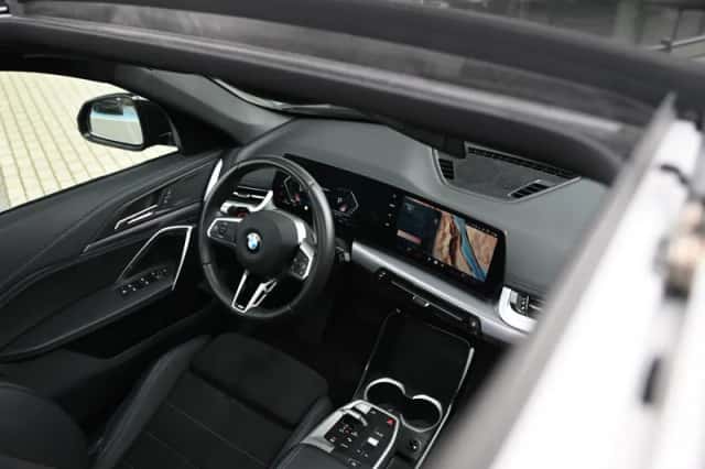 BMW X1 (2024) thumbnail 6