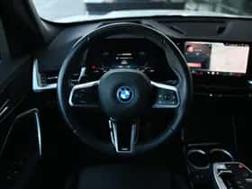 BMW iX1 (2025) thumbnail 6