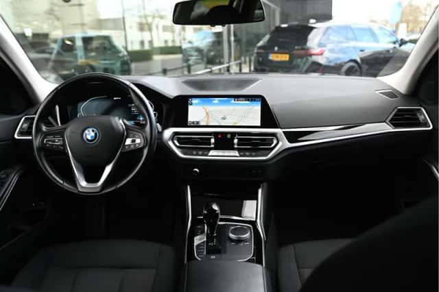 BMW 3-Serie (2021) thumbnail 4