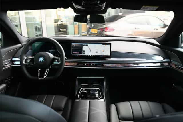 BMW i7 (2026) thumbnail 3