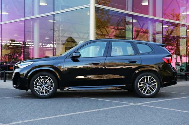 BMW iX1 (2022) thumbnail 5