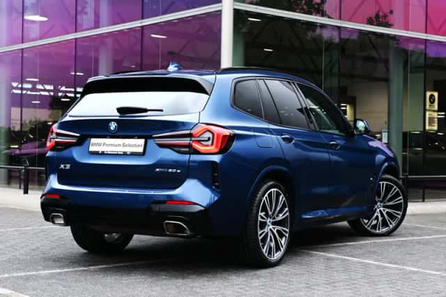BMW X3 (2024) thumbnail 2