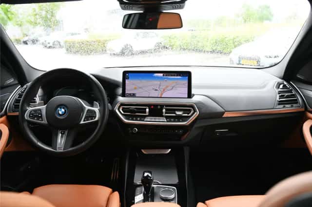 BMW X3 (2024) thumbnail 3