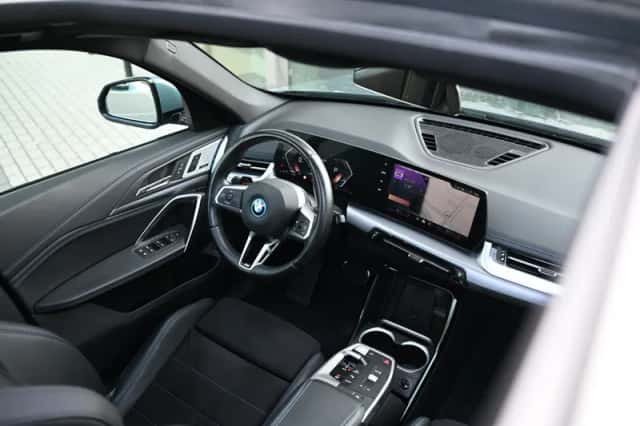 BMW X1 (2024) thumbnail 6