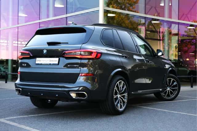BMW X5 (2023) thumbnail 2