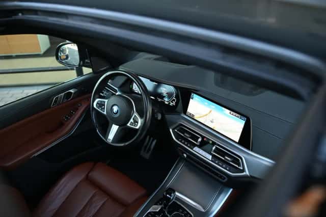 BMW X5 (2023) thumbnail 6