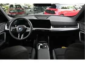 BMW iX1 (2026) thumbnail 2