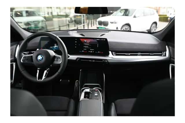 BMW iX2 (2026) thumbnail 2
