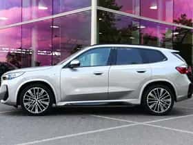 BMW X1 (2023) thumbnail 5