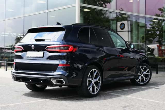 BMW X5 (2023) thumbnail 2
