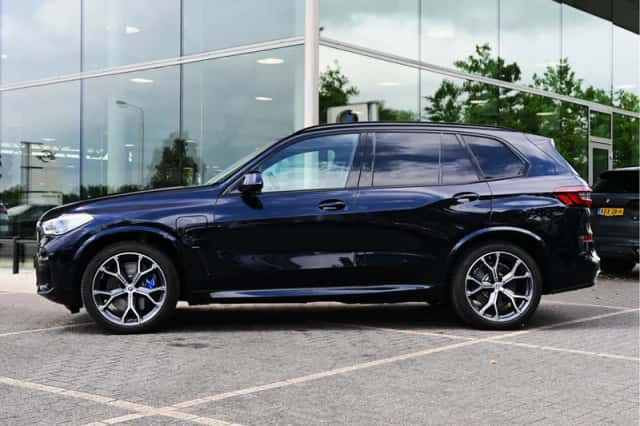 BMW X5 (2023) thumbnail 5