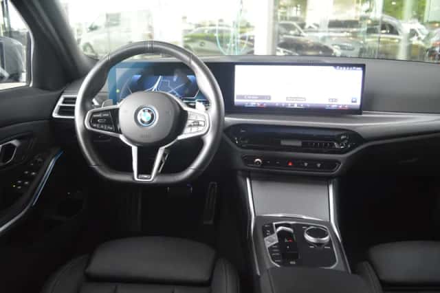 BMW 3-Serie (2025) thumbnail 2