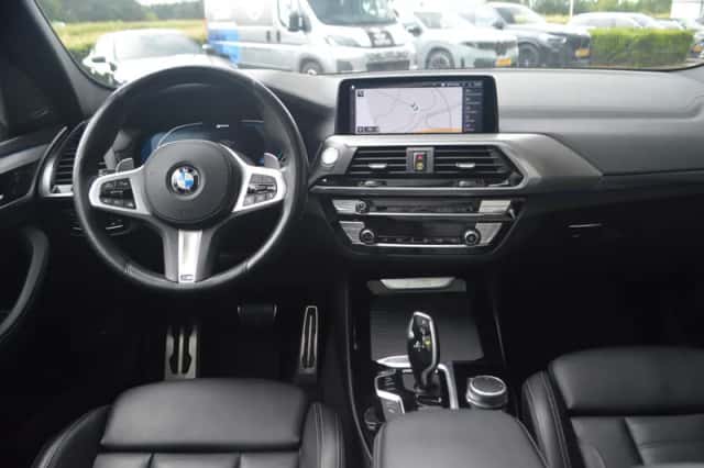 BMW X3 (2021) thumbnail 2
