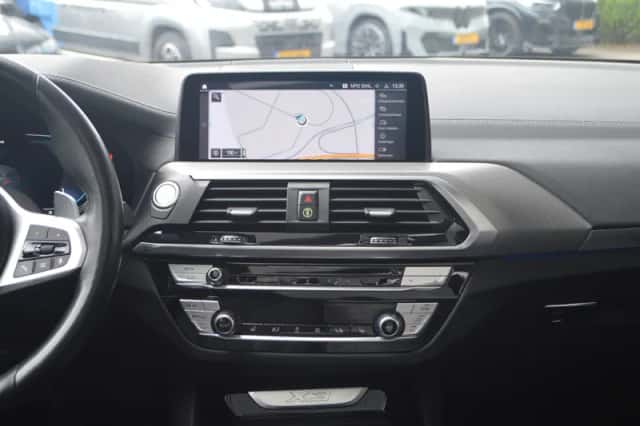 BMW X3 (2021) thumbnail 4