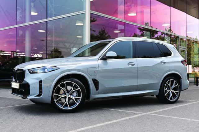 BMW X5 (2025) thumbnail 1