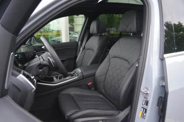 BMW X5 (2025) thumbnail 4