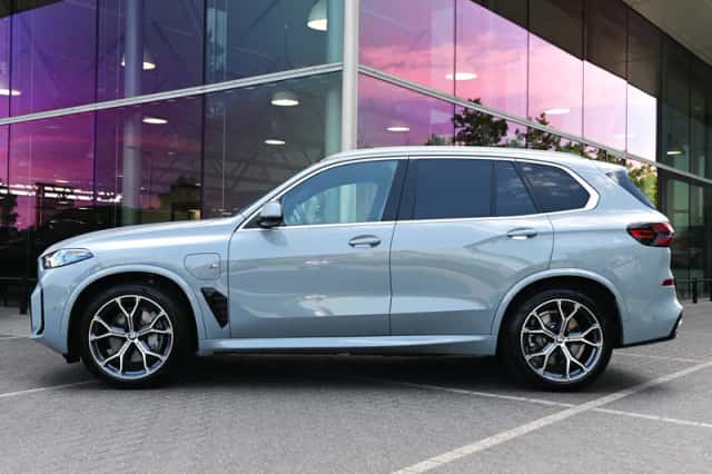 BMW X5 (2025) thumbnail 5