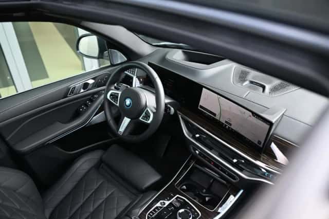 BMW X5 (2025) thumbnail 6