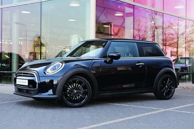 MINI Cooper (2022) thumbnail 1