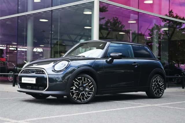 MINI Hatchback (2026) thumbnail 1