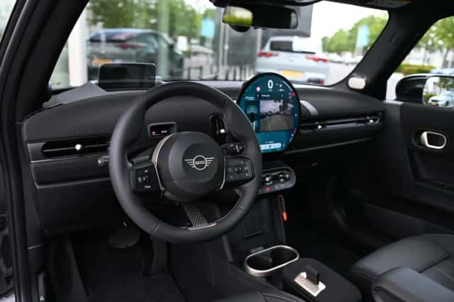 MINI Hatchback (2026) thumbnail 4