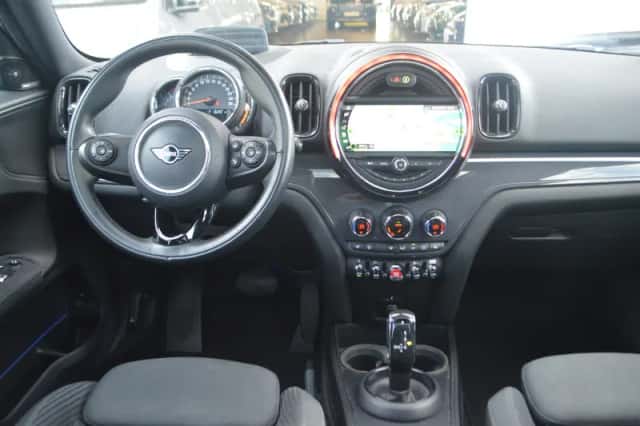 MINI Countryman (2019) thumbnail 3